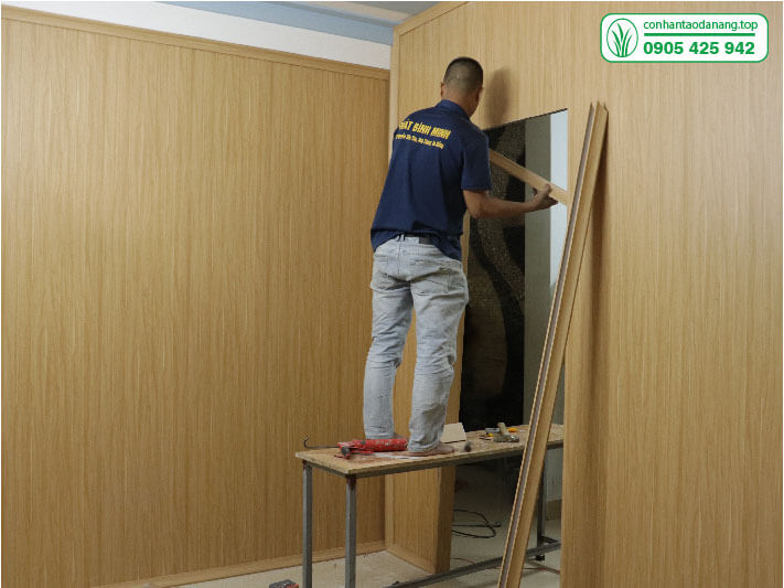 thi-cong-tam-op-vach-ngan (2)